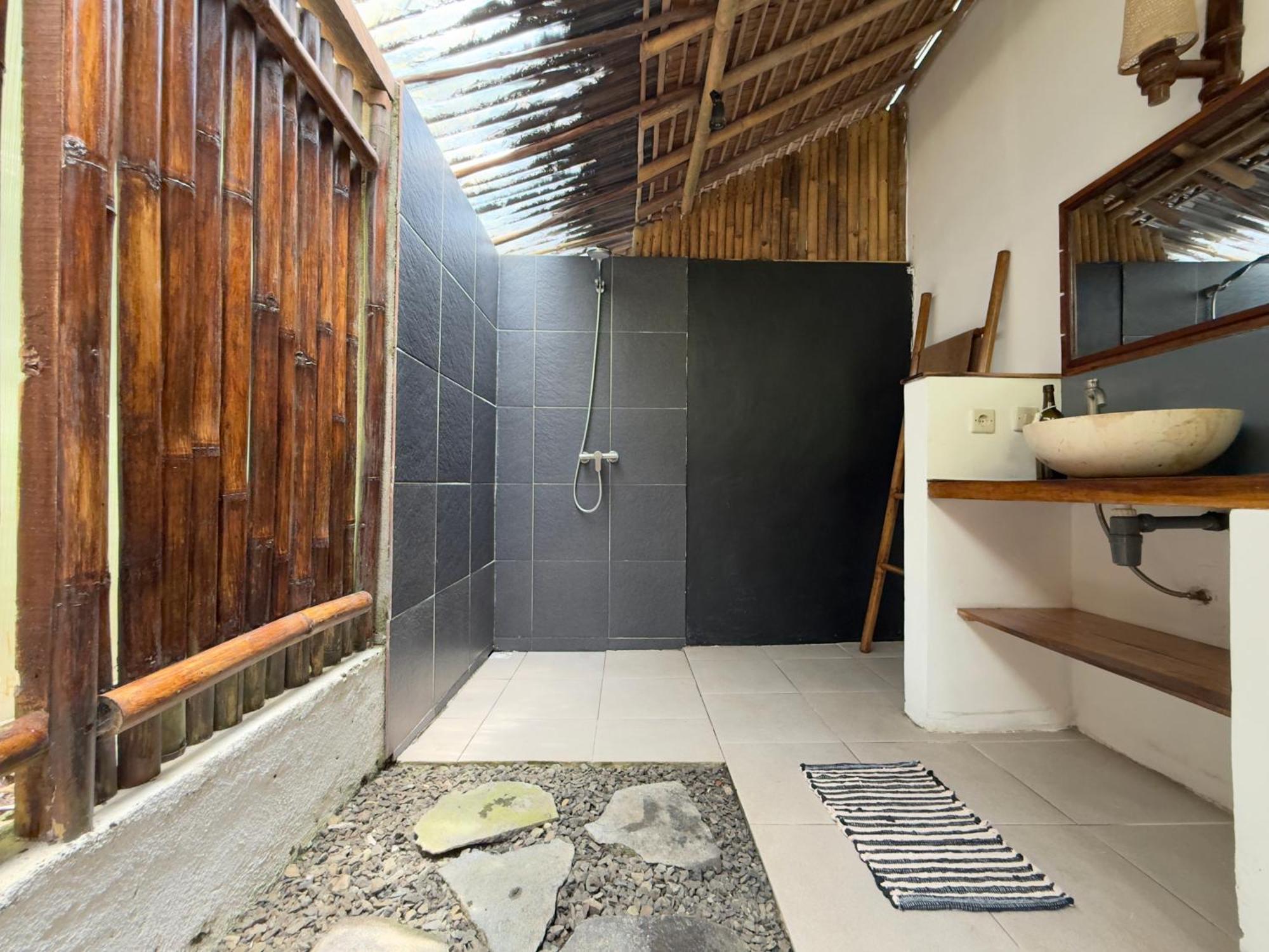 Batukaras Rnv Eco Resort Bungalows מראה חיצוני תמונה